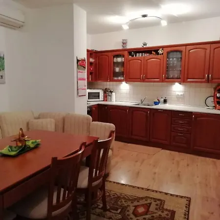 къща в центъра на стрелча, джакузи с минерална вода فيلة ستريلتشا